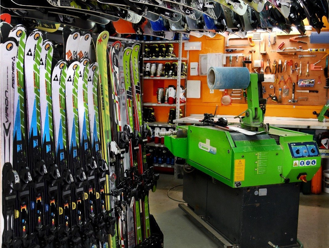 Escuela y Rental Blanca Nieve Sierra Nevada Esqui & Snowboard ​景点图片