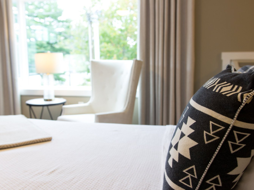 The Edgewood Inn主图