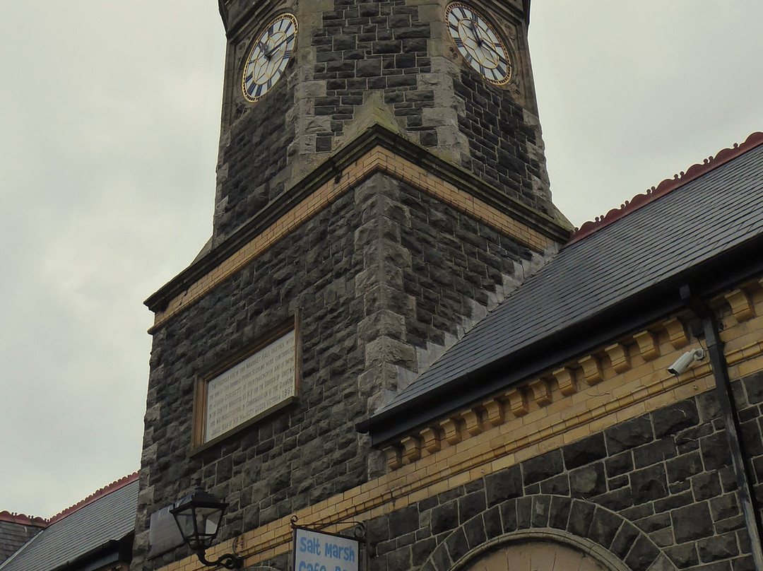 Clock Tower Books景点图片