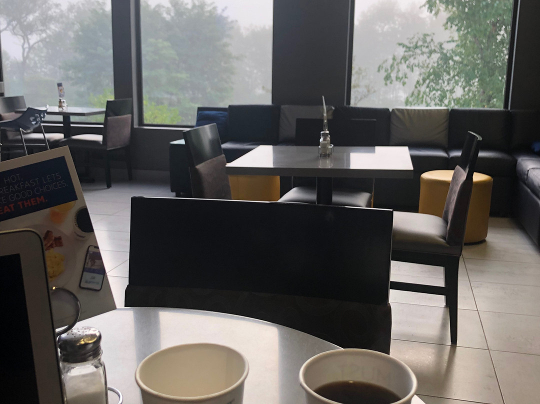 库珀斯敦快捷假日套房酒店主图