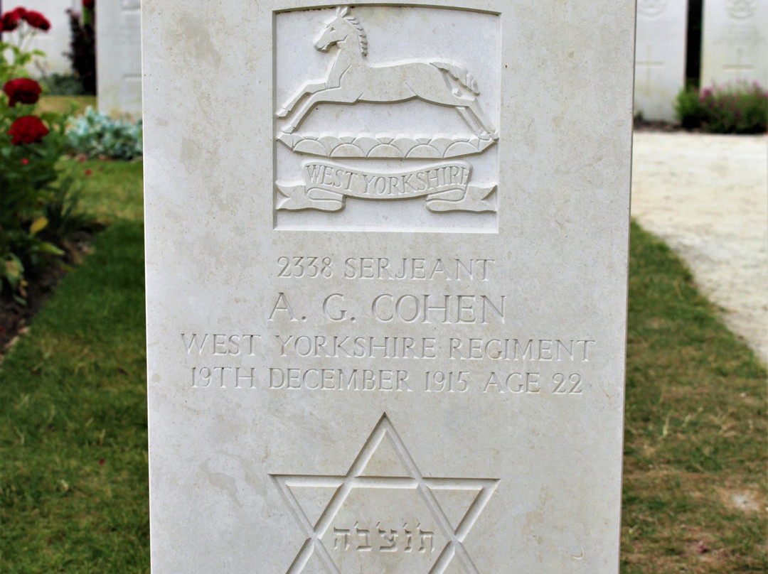 Essex Farm Cemetery景点图片