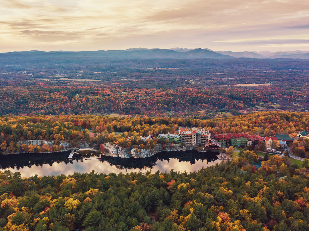 莫康克山豪斯酒店主图