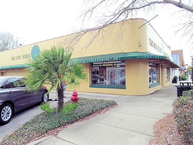 Gift Horse Antique Stalls-弗利必去景点