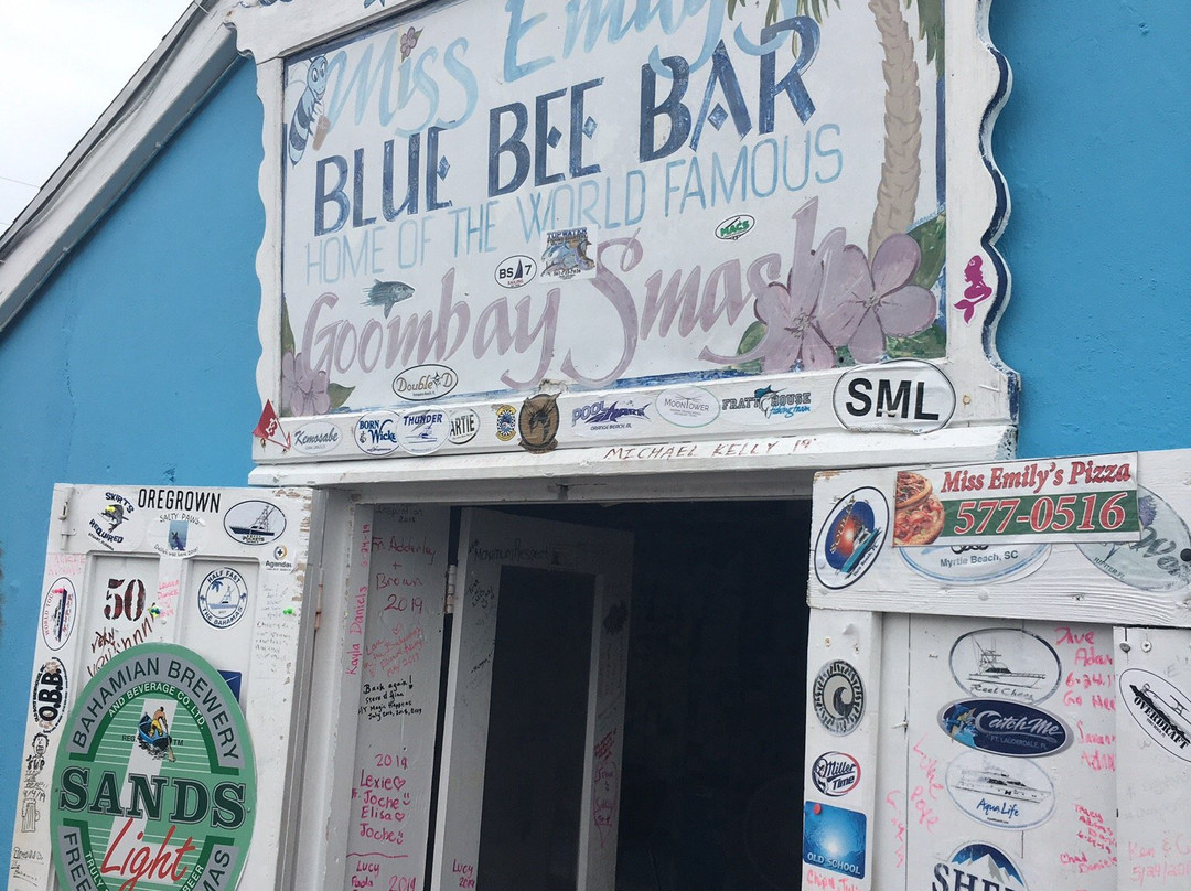 Miss Emily's Blue Bee Bar-Green Turtle Cay必去景点