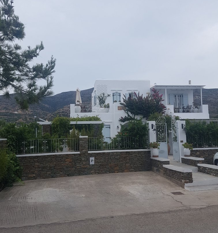 西弗诺斯岛杰拉尼套房旅馆