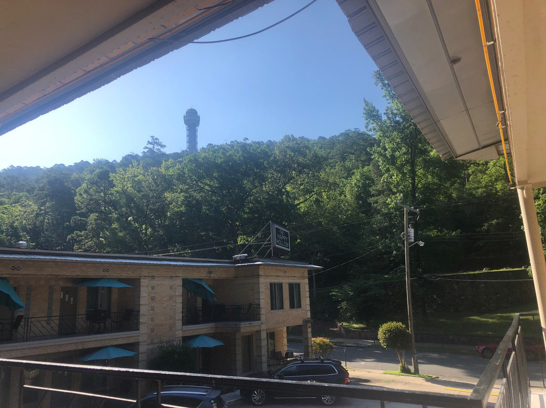 Happy Hollow Motel主图