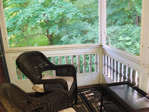 The Steamboat House主图