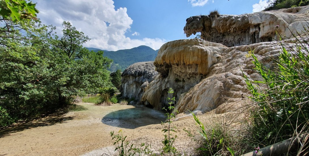The Petrifying Fountain of Réotier景点图片