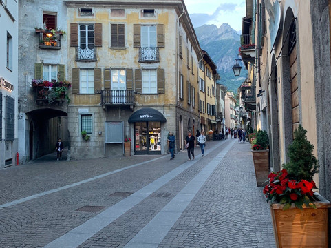 康拉帝酒店主图