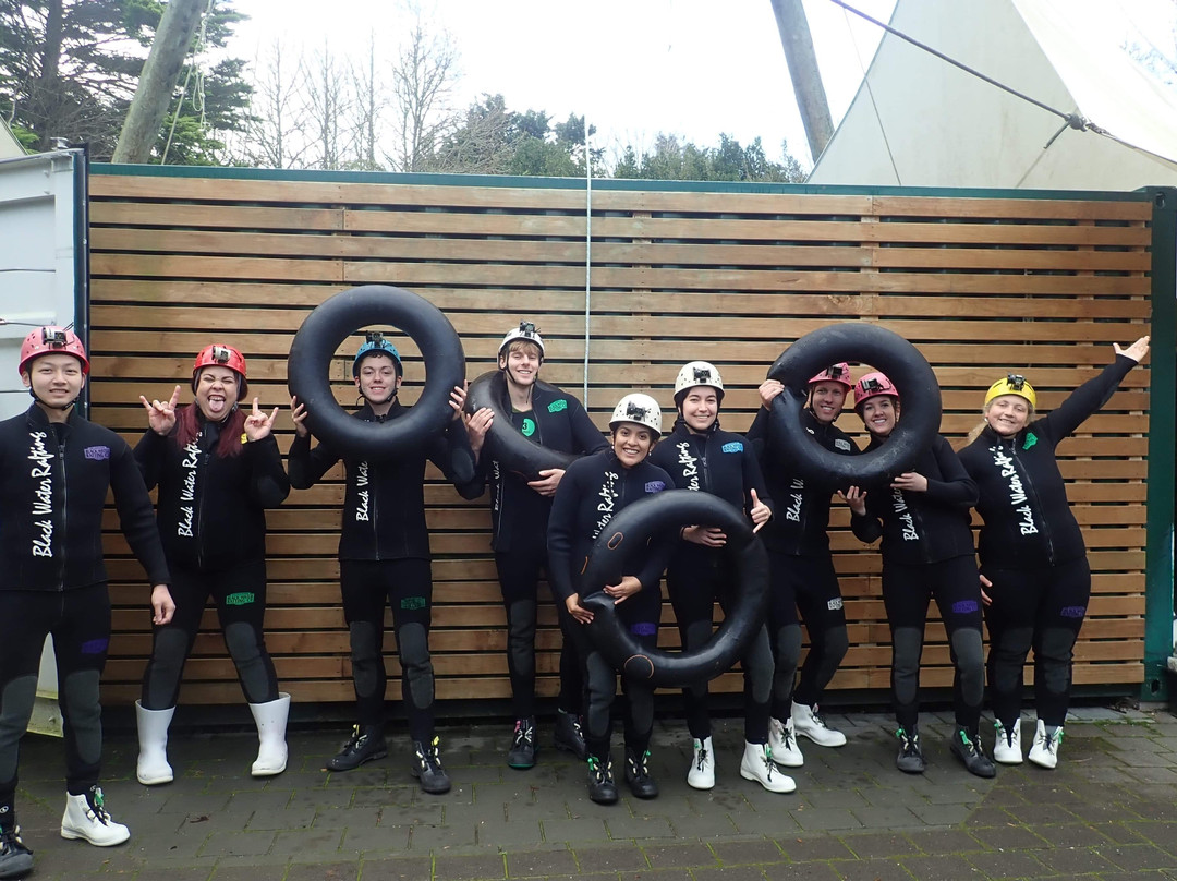 Headfirst Travel - Waitomo Wanderer-怀托摩洞穴必去景点