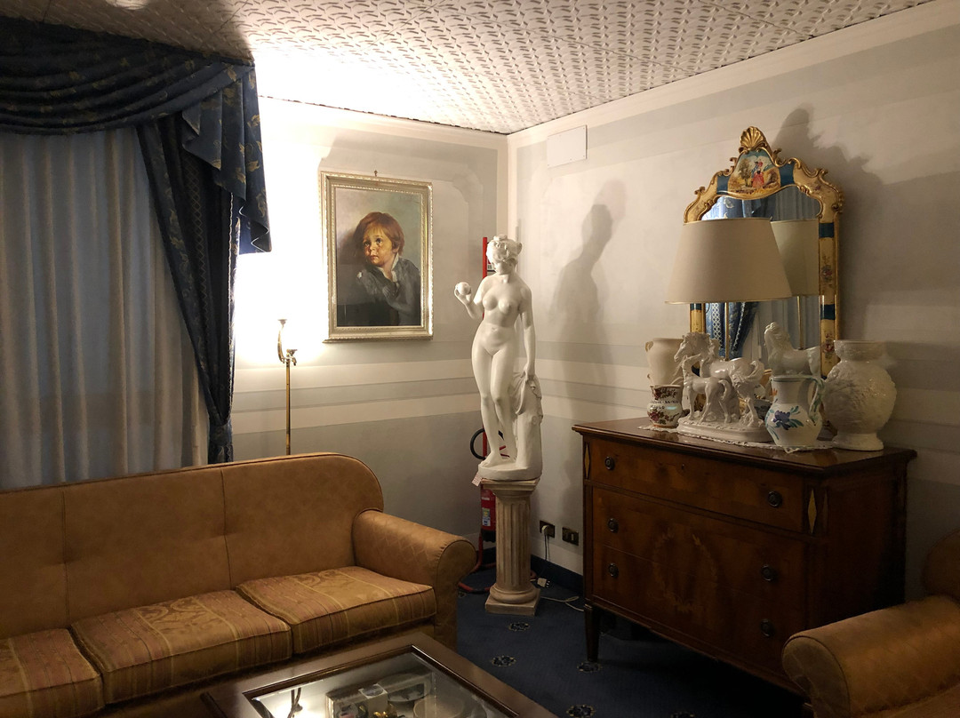 伊尔博其罗酒店主图