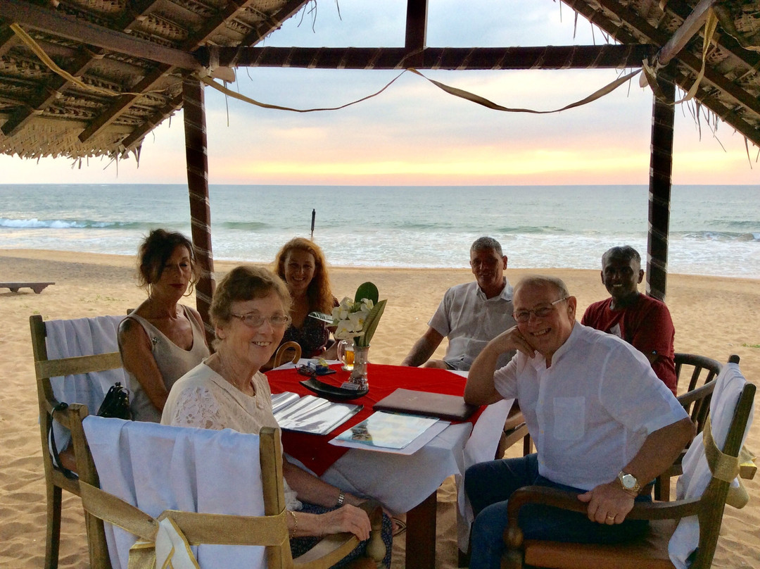 Whispering Palms Hotel主图