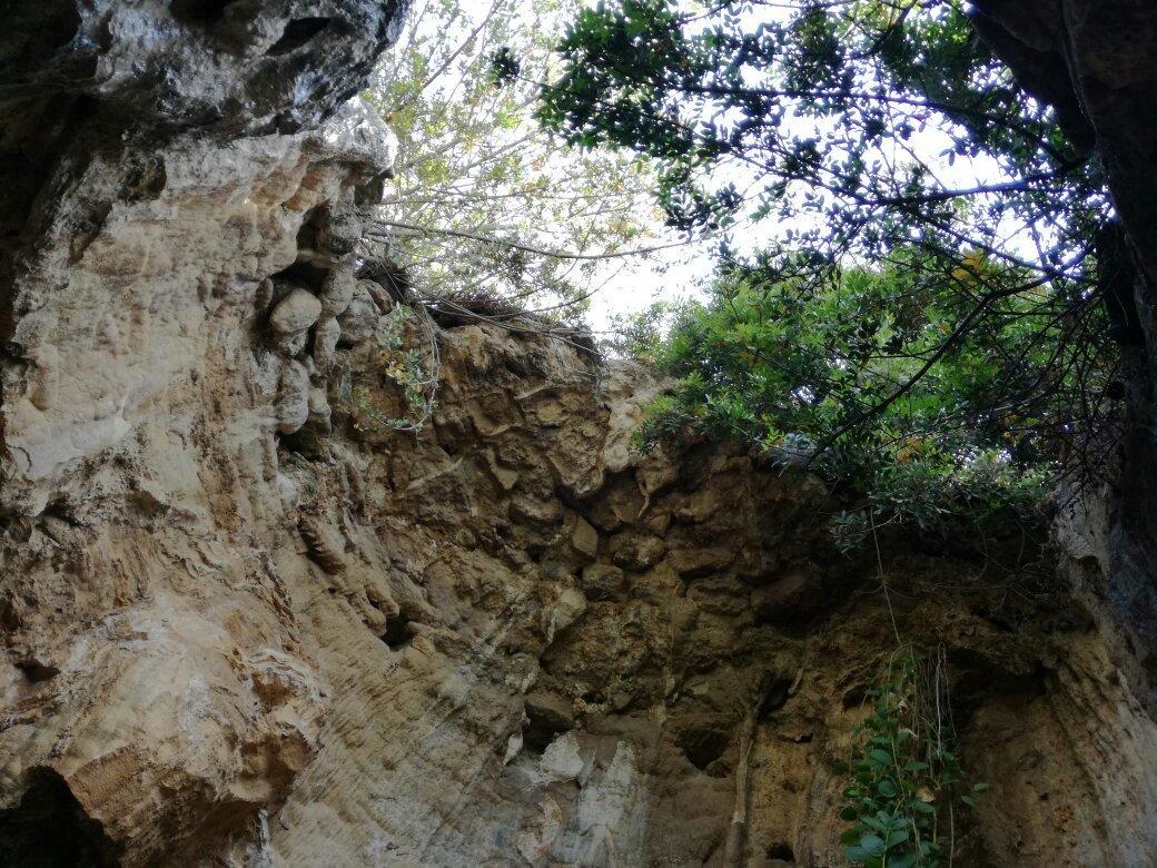 Cave of Sulla景点图片