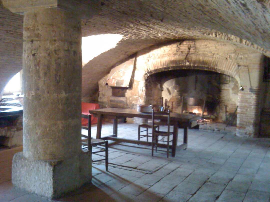 Château de Caumont-Cazaux-Saves必去景点