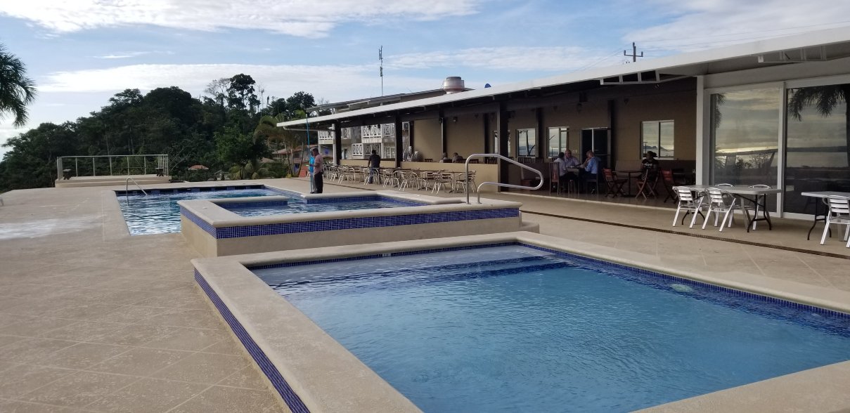 Bocas Ridge Hotel & Residences-泳池