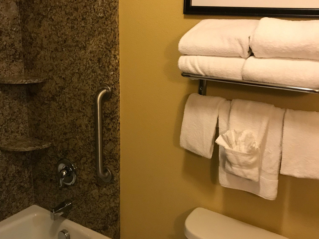 克拉马斯红木国家公园假日智选快捷酒店主图