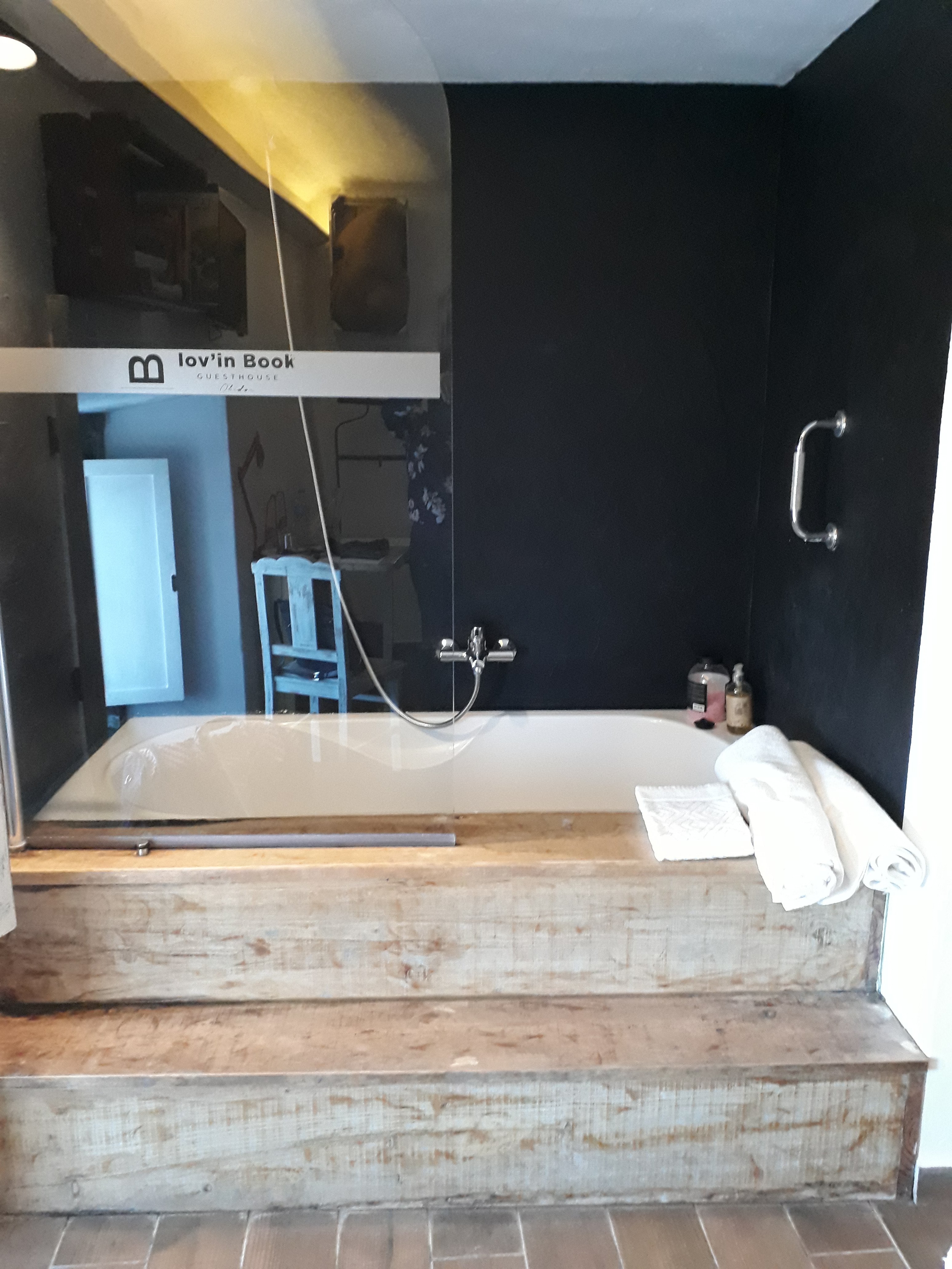 Lovin Book Guesthouse-浴室