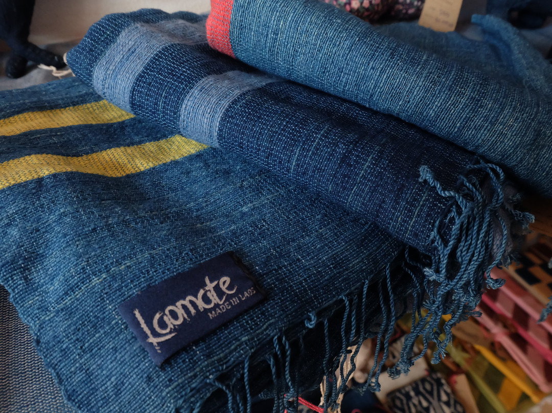 Laomate Crafts and Wholesale-万象必去景点