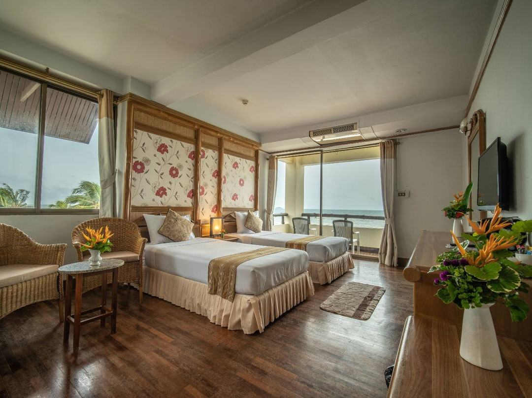 Rayong Chalet Hotel & Resort主图
