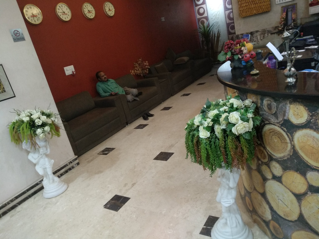 RB宫殿酒店主图