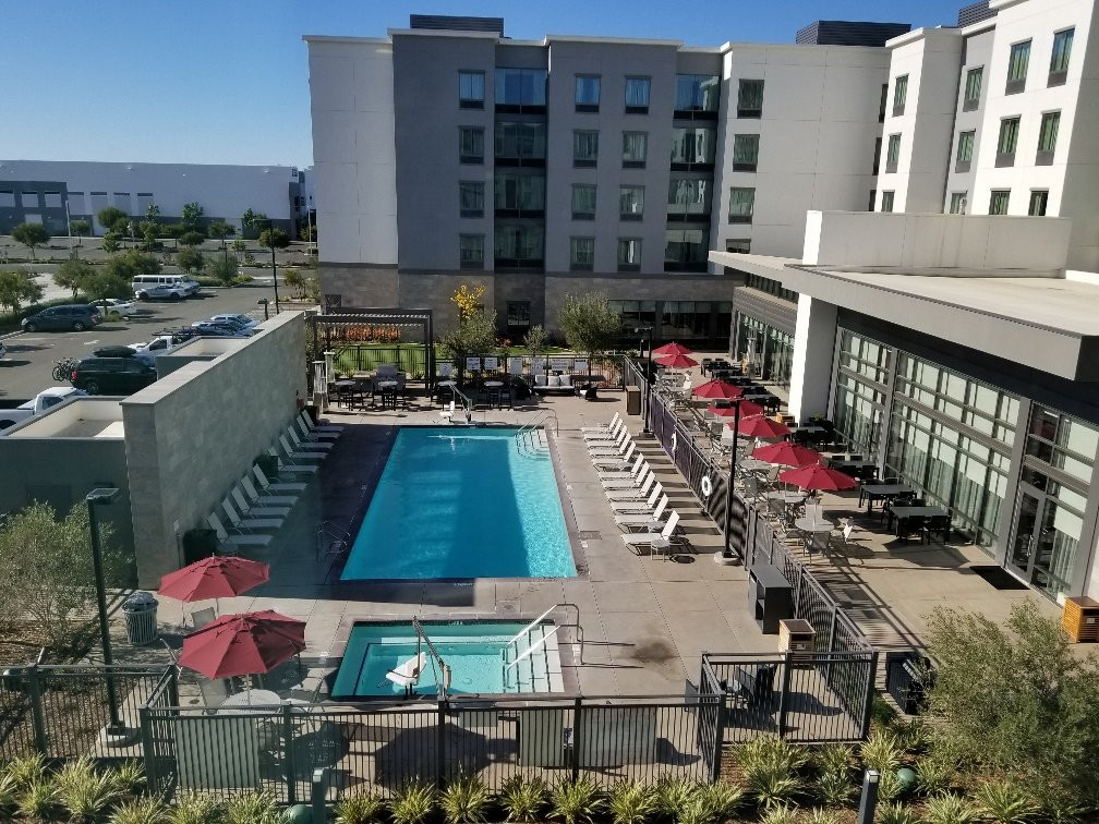 Hampton Inn Long Beach Airport主图