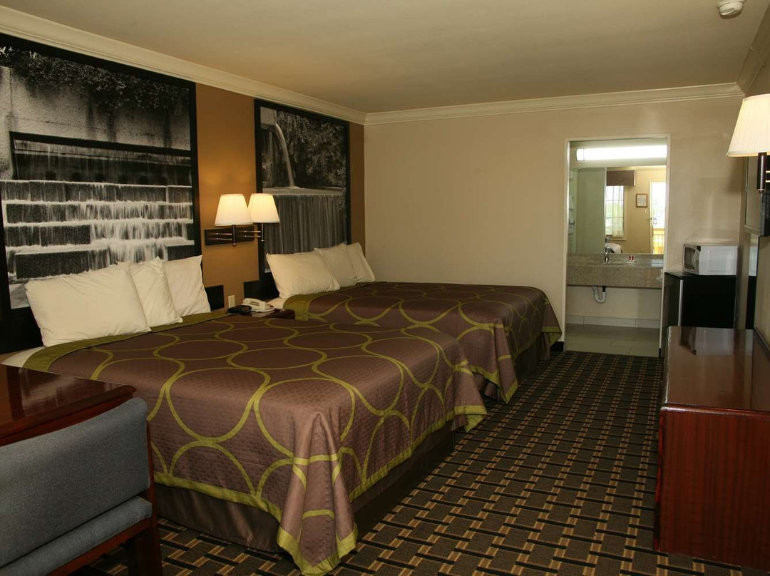 Super 8 by Wyndham Tyler TX主图