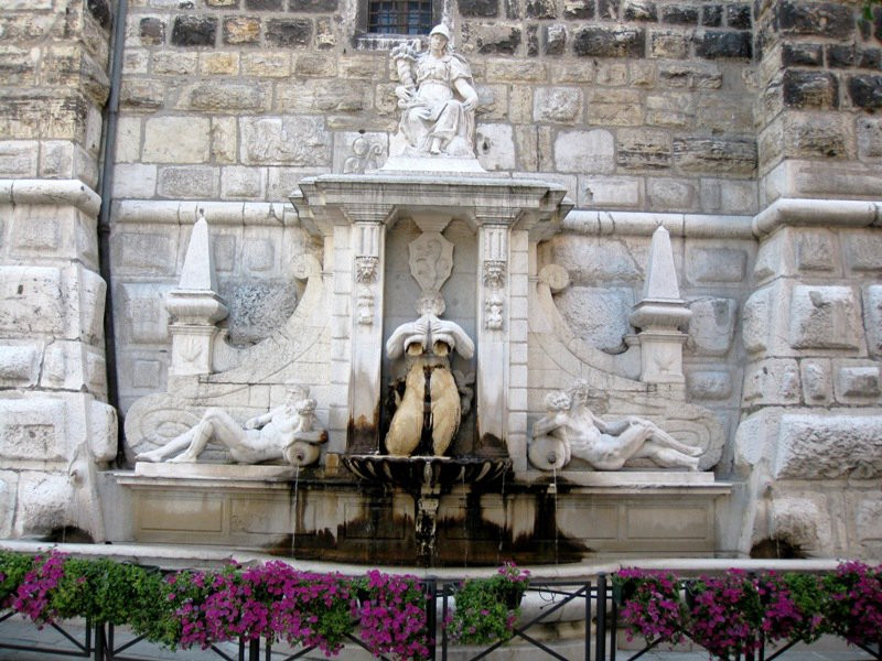 Torre e Fontana della Palata