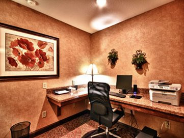 Christopher Inn & Suites主图