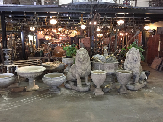 Uncommon Market and Lighting-达拉斯必去景点