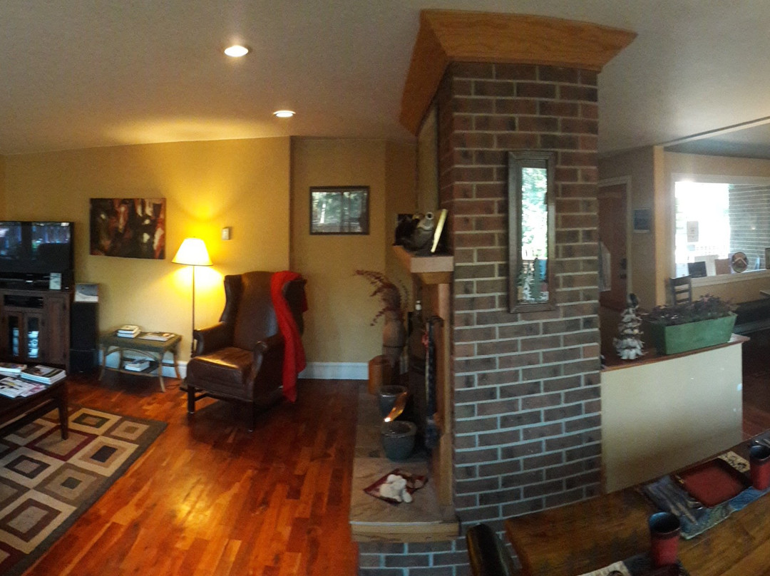 Auberge Kicking Horse Guest House主图