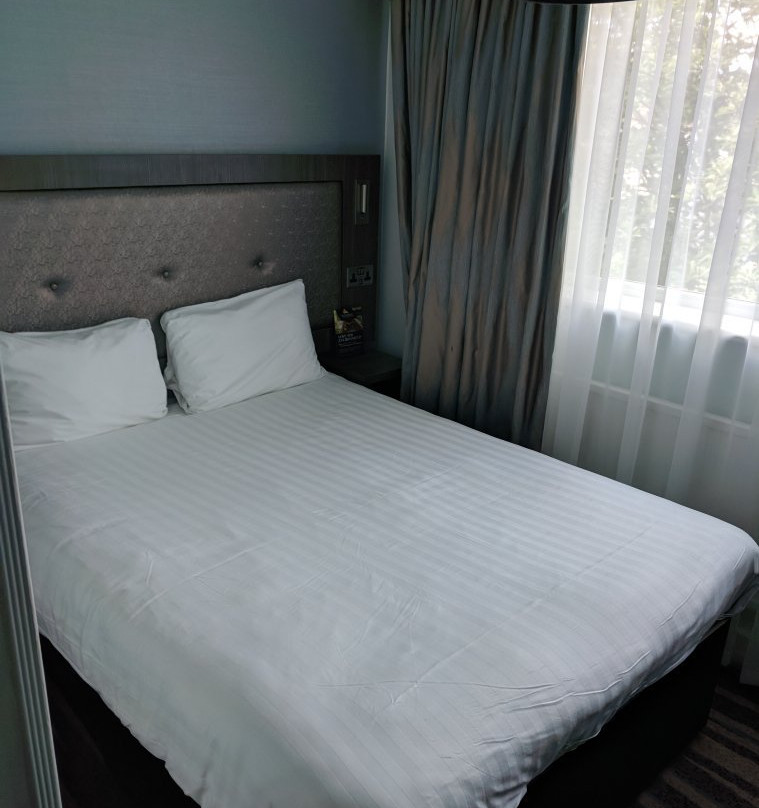 Warrington Fir Grove Hotel主图