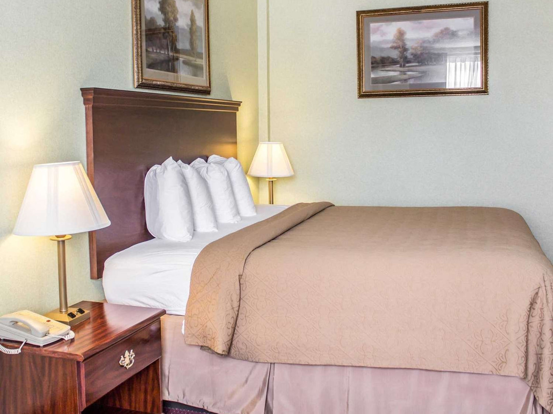 Quality Inn and Conference Center主图