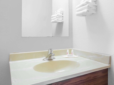 勒阿弗尔速8酒店主图