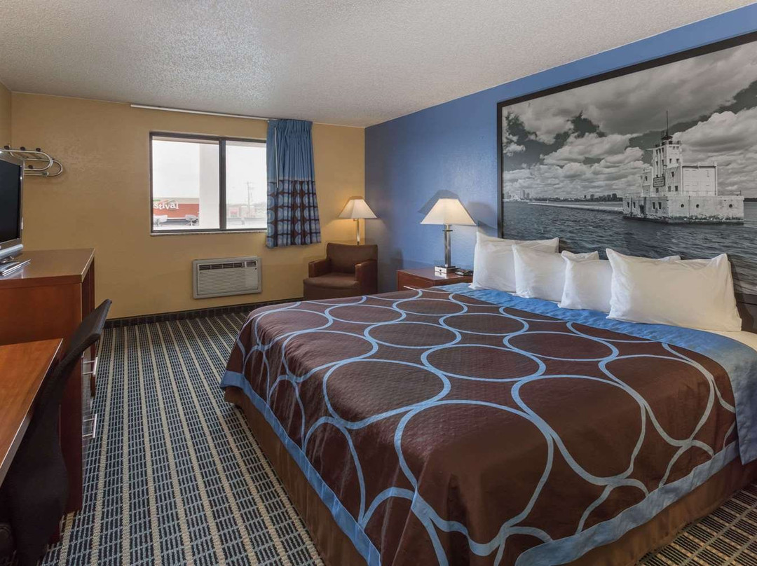 Super 8 by Wyndham Janesville主图