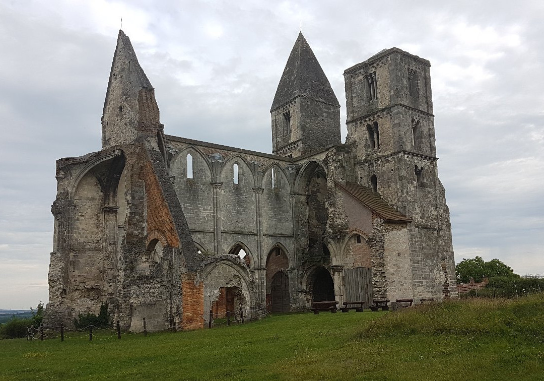 Zsámbék Premontre monastery church ruin景点图片