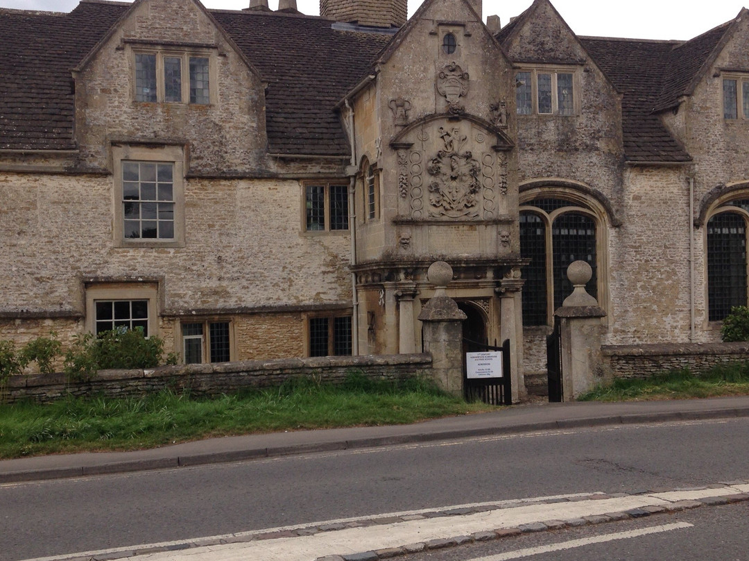 Corsham 17th Century Schoolroom & Almshouse-科斯罕必去景点