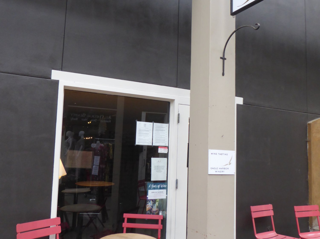 Eagle Harbor Wine Co. Tasting Room景点图片