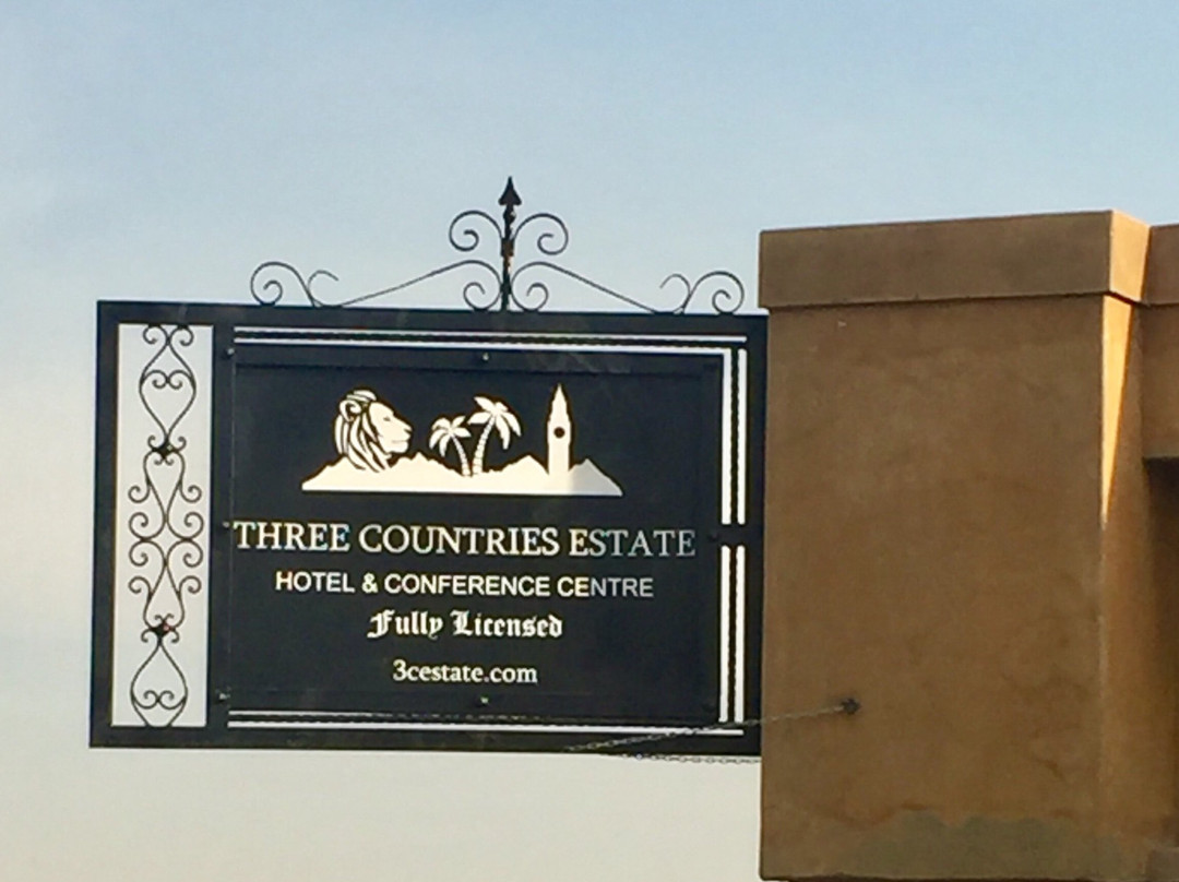 The Three Countries Estate主图