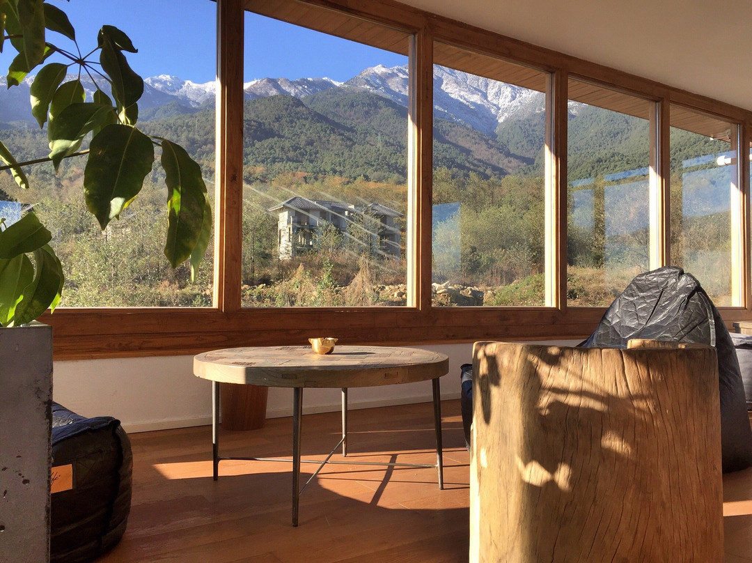 既下山·拾山房苍海高尔夫酒店主图