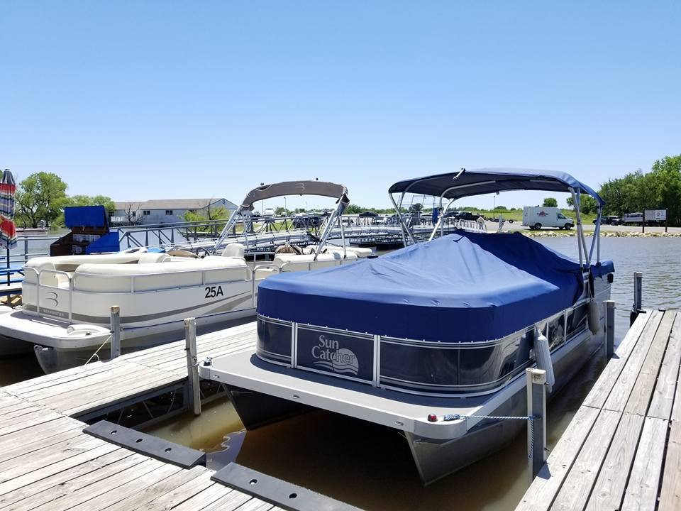 Shady Creek Marina Boat Rentals景点图片