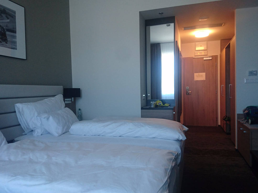 Grid Hotel主图