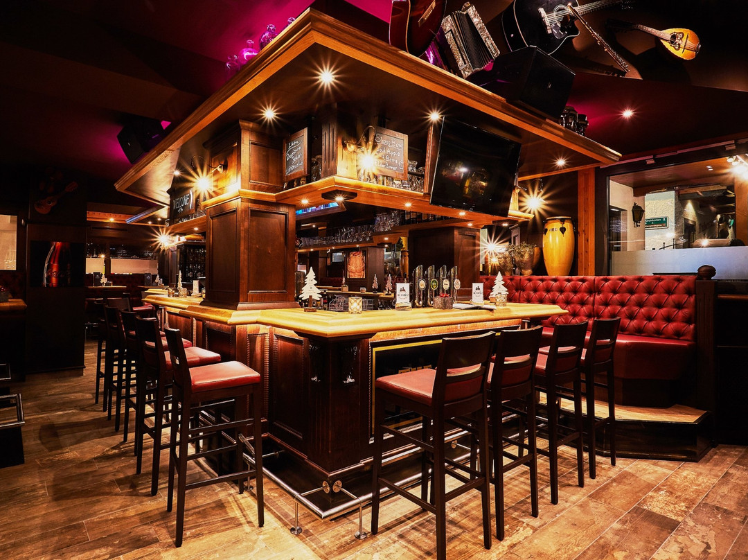 瓦格亥姆餐馆和美食-The People'z Bar Und Restaurant