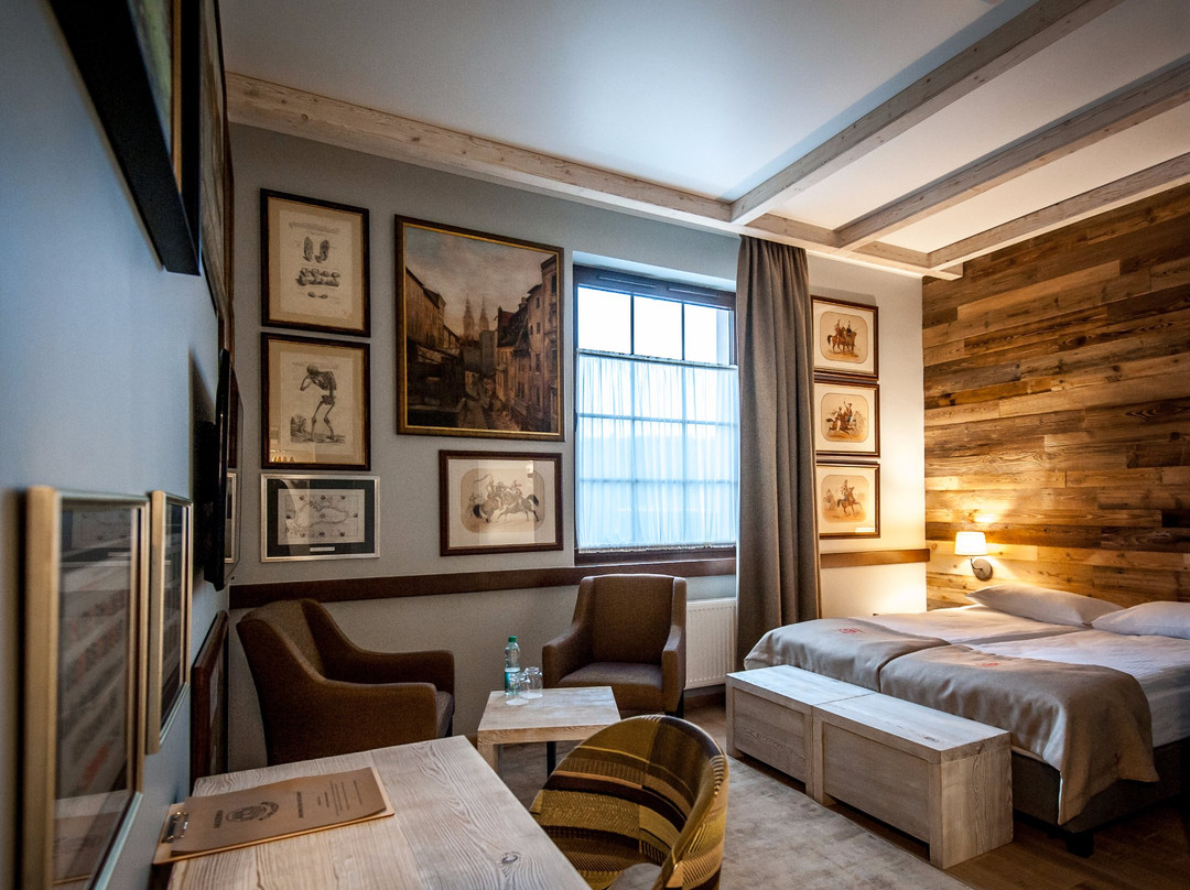 Wolow酒店住宿-Akademia Kuraszków