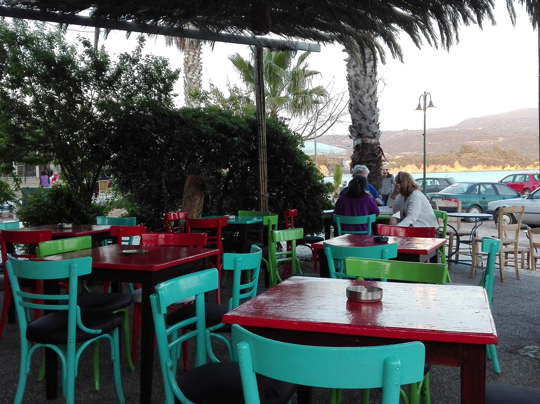 Lostre Bar-Finikounda必去景点