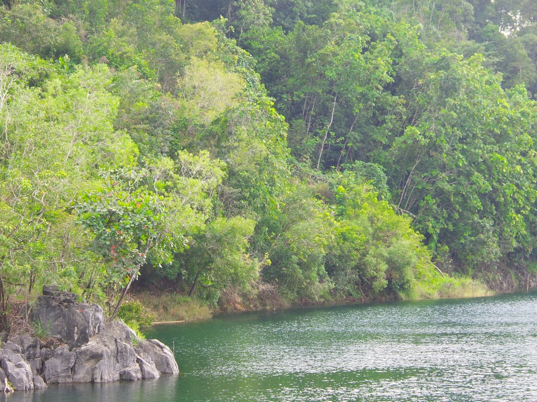 Tasik Biru-石隆门必去景点