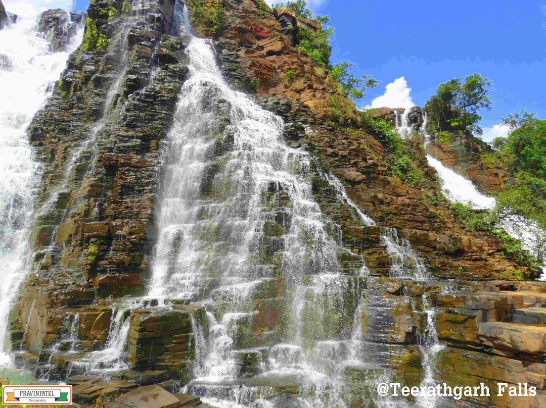 Tiratgarh Falls景点图片