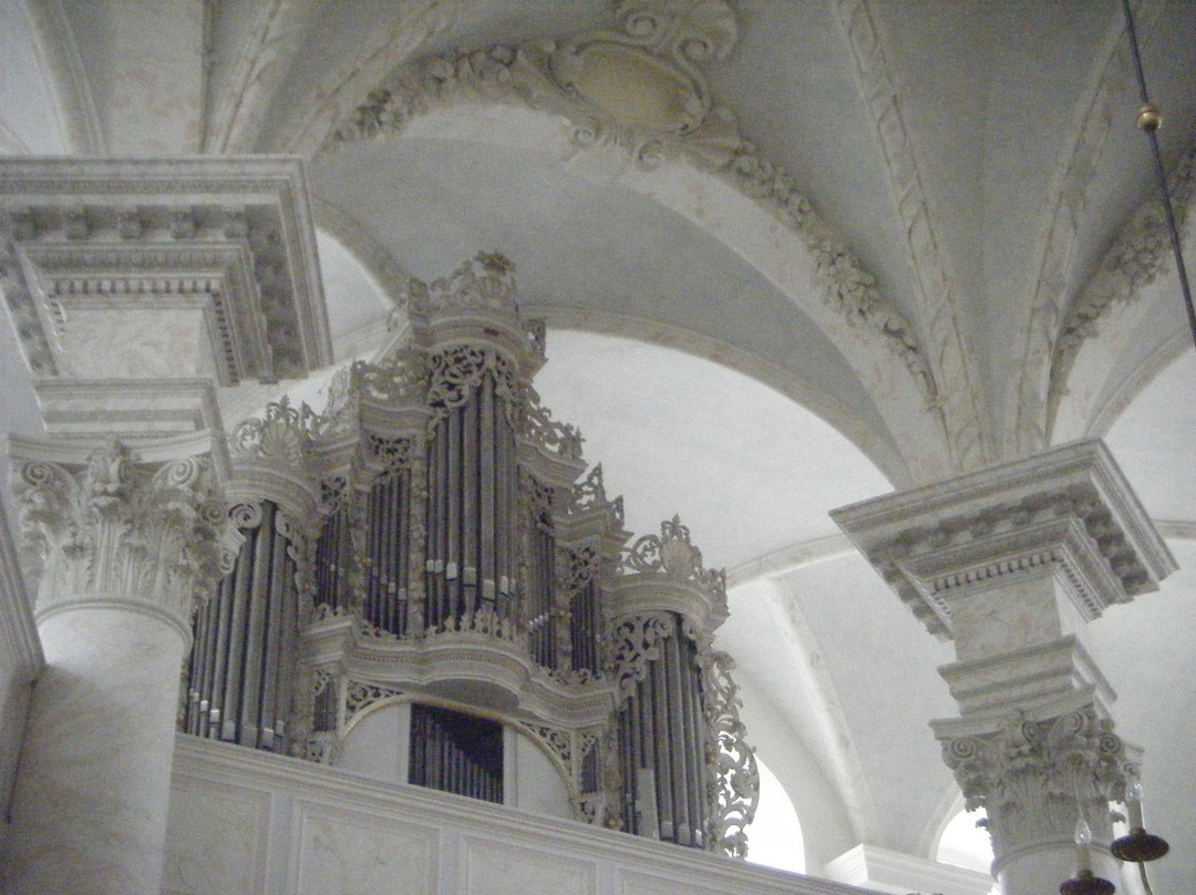 St. Trinitatis Kirche景点图片