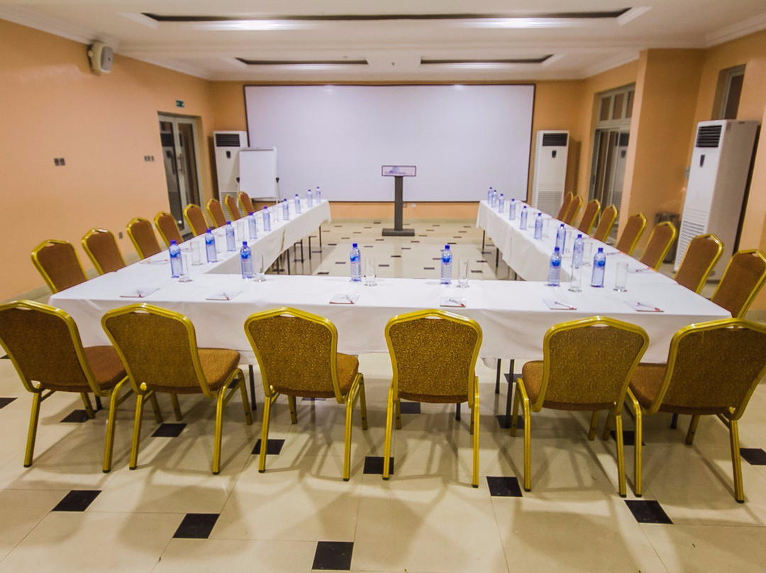 GolfView Suites & Conference Center主图