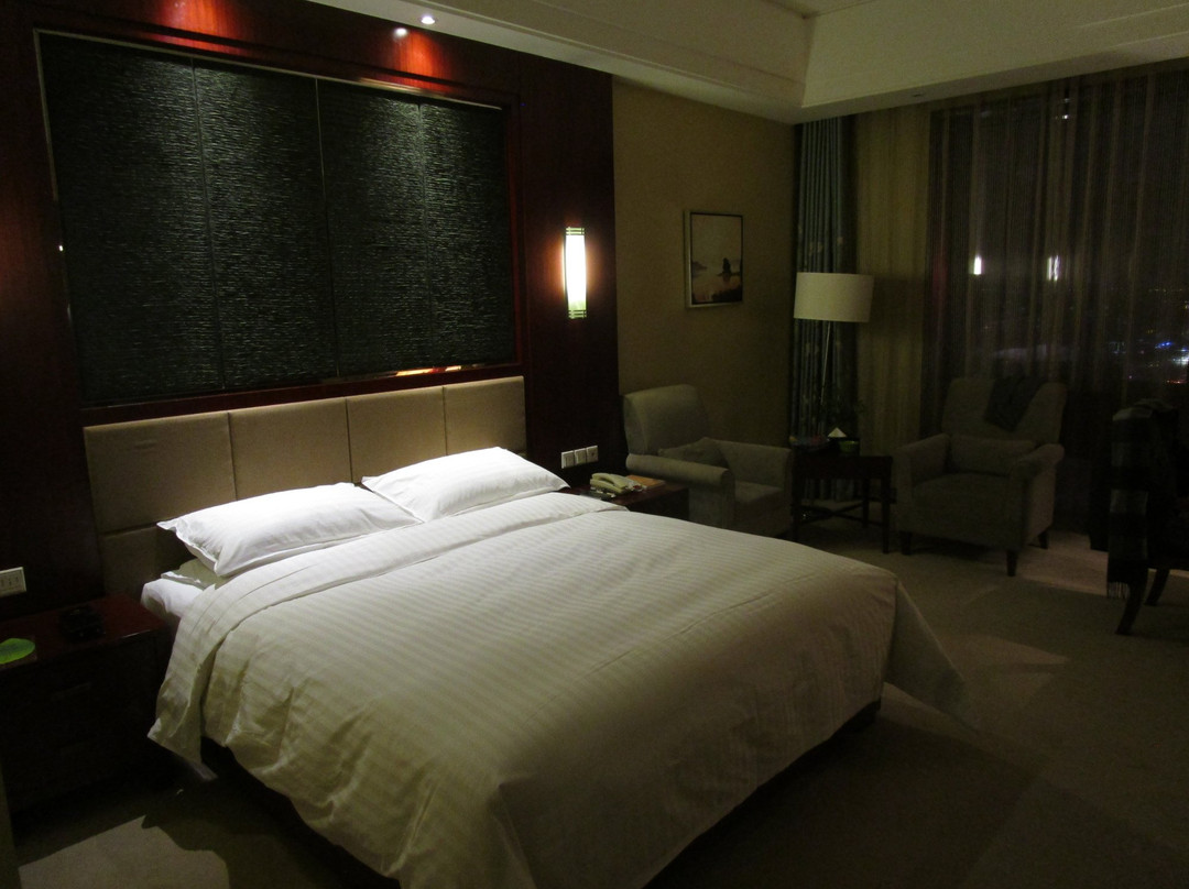 锦江石油大厦主图