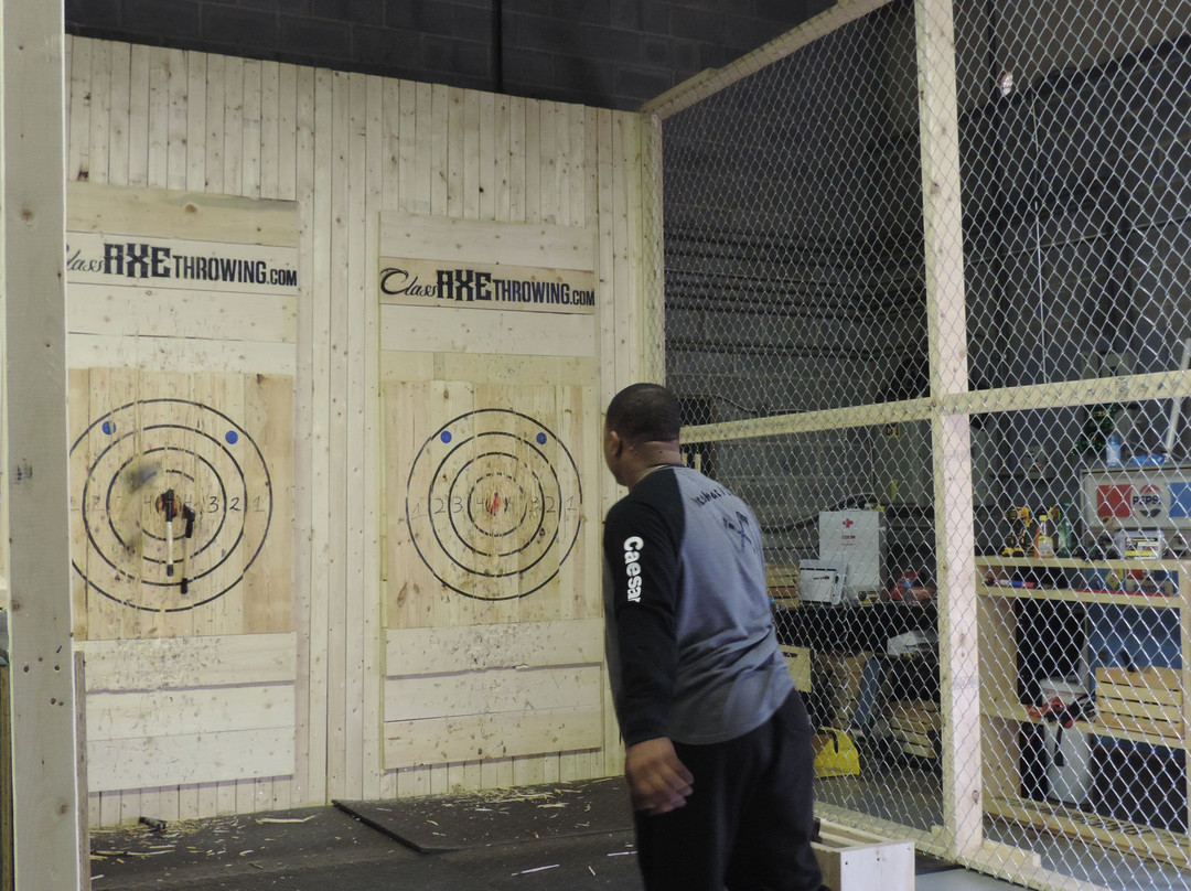 Class Axe Throwing Cleveland景点图片